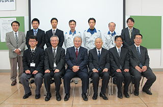 各拠点の事例を発表したメンバー
