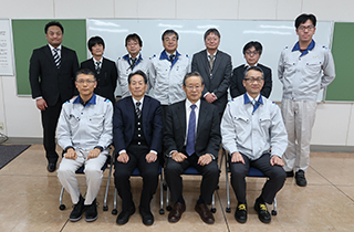 各拠点の事例を発表したメンバー